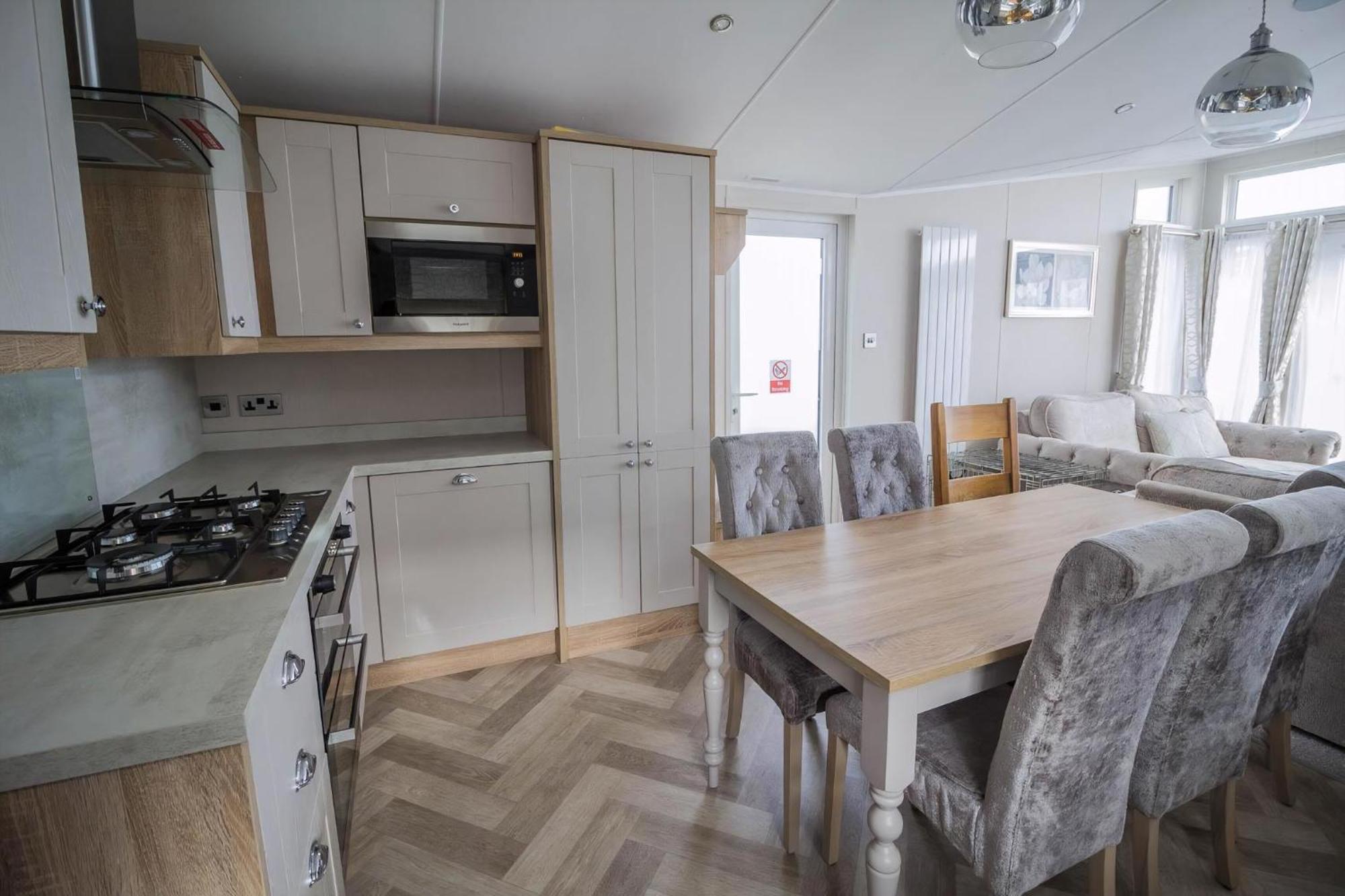 Stunning Caravan With Full Sea Views At Broadland Sands In Suffolk Ref 20236Bs Hopton on Sea Extérieur photo